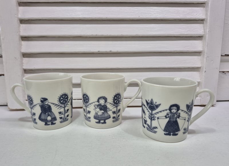 Vintage porseleinen Klederdracht kopjes, Huis en Inrichting, ., Ophalen of Verzenden, ., Overige stijlen