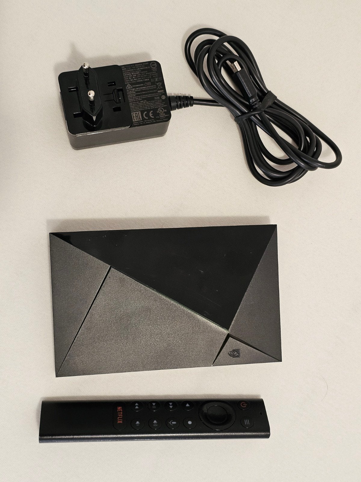 NVIDIA Shield TV Pro 2019 - Compleet in doos, Ophalen of Verzenden, Zo goed als nieuw