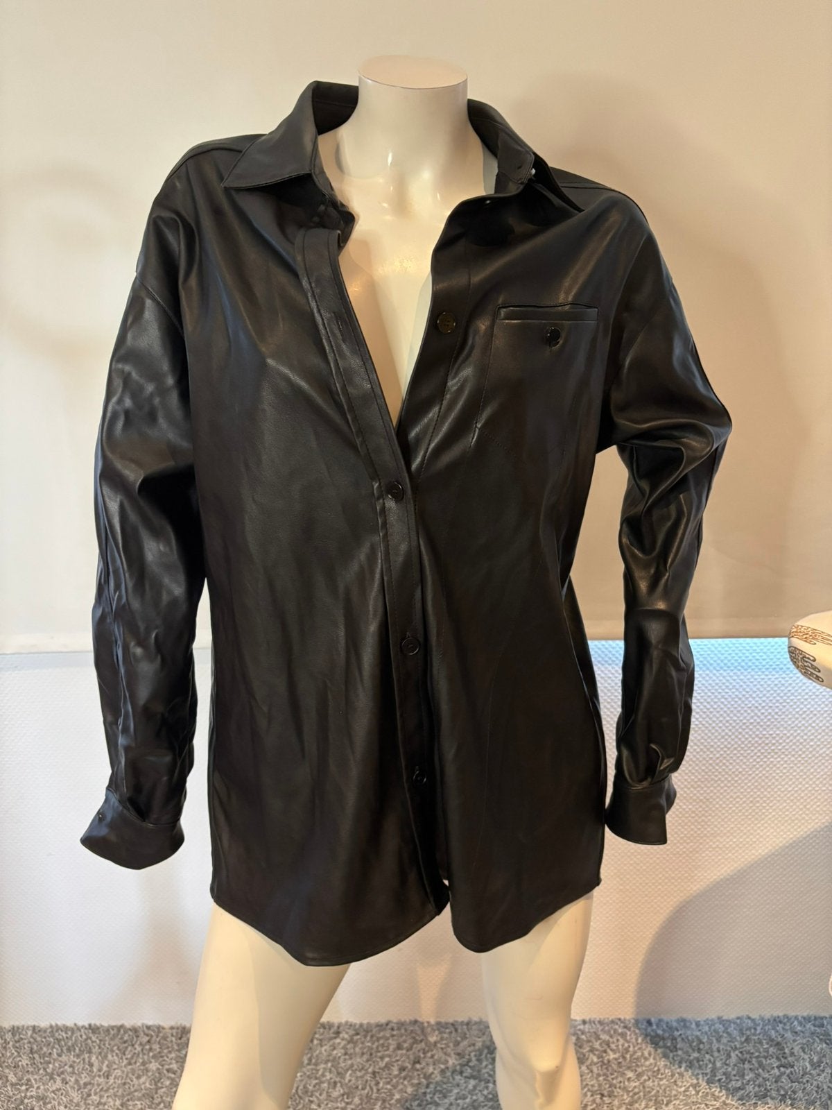 Pinko lederlook blouse maat it 40. S, Kleding | Dames, Blouses en Tunieken, Ophalen of Verzenden, Zo goed als nieuw, Maat 36 (S)