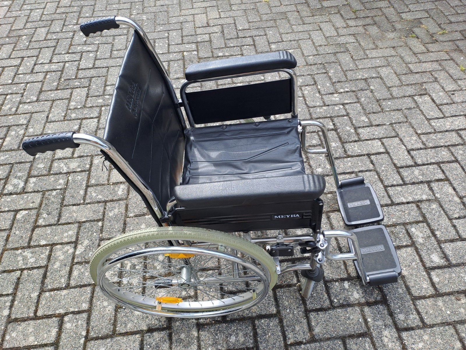 Meyra Ortopedia rolstoel,  plat opvouwbaar, Ophalen, Inklapbaar, Zo goed als nieuw, Duwrolstoel