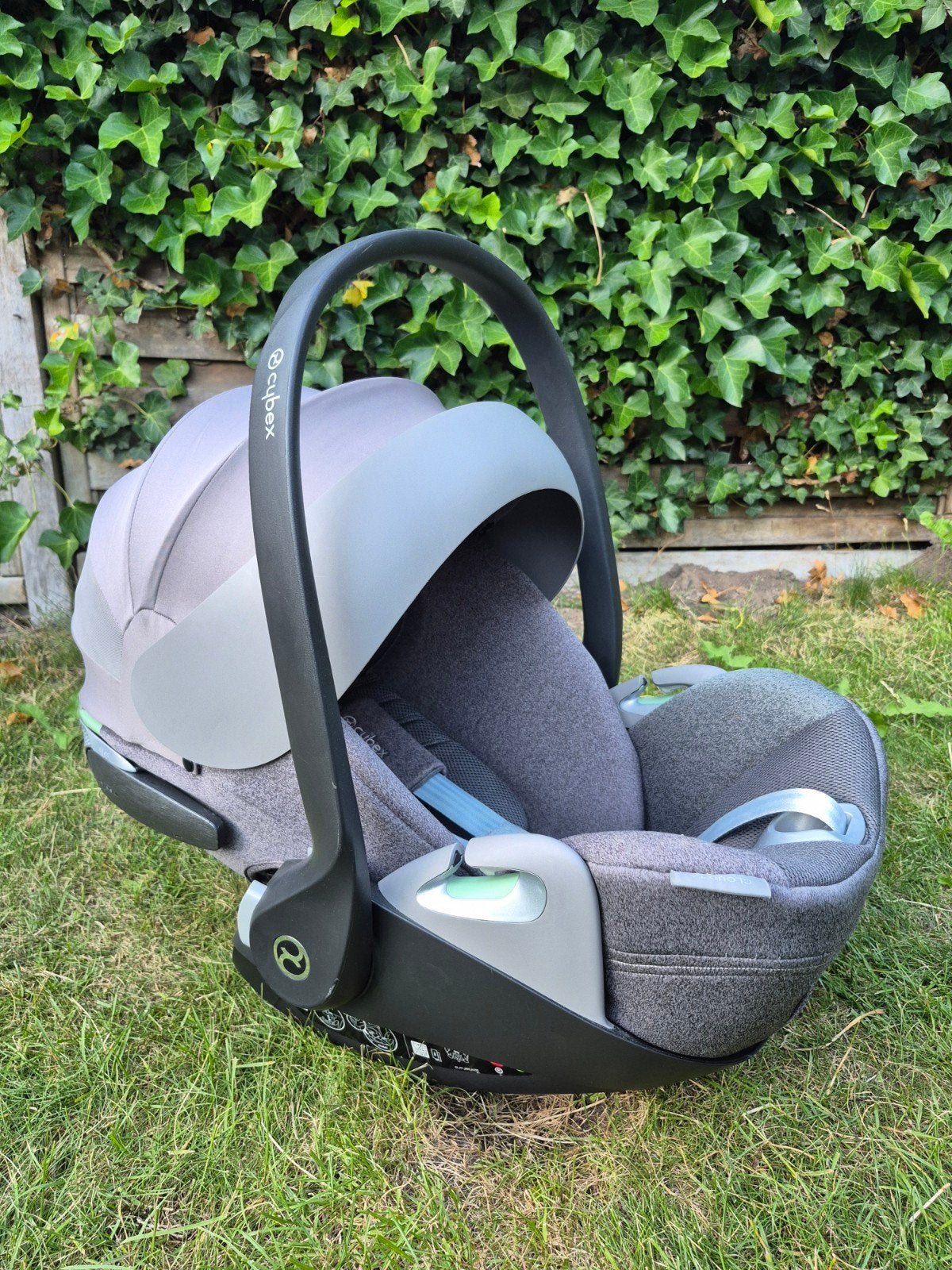 Cybex Cloud T i-Size plus autostoel met baby-inzet, Autogordel of Isofix, Zo goed als nieuw, 0 t/m 13 kg, Slaapstand