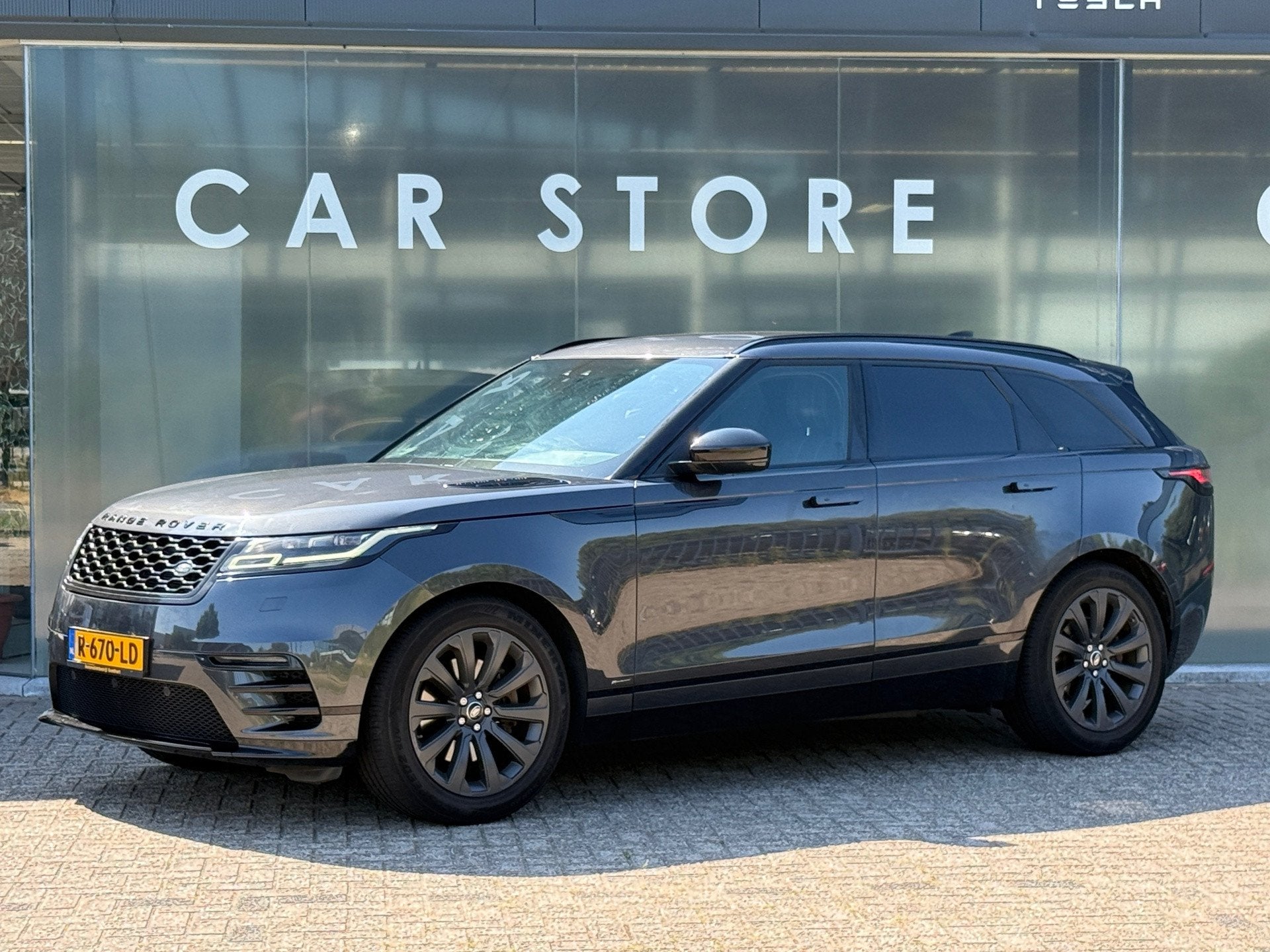 Land Rover Range Rover Velar P300 300pk Turbo AWD HSE R-Dyna, Auto's, Dealer onderhouden, Gebruikt, 4 cilinders, Bedrijf