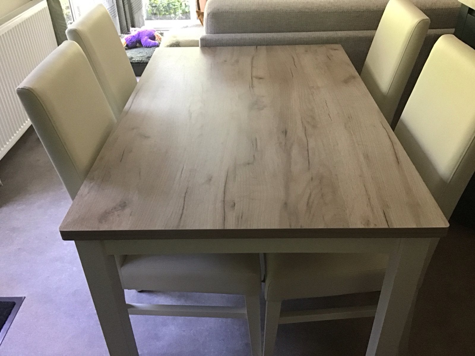 Eettafel met 4 stoelen - blank fineer en witte poten, Ophalen, Gebruikt, 100 tot 150 cm, 50 tot 100 cm