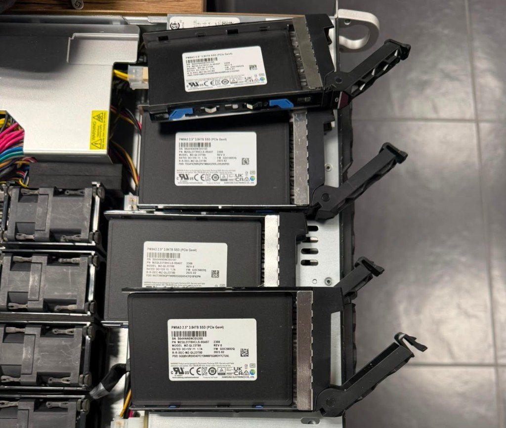 4x Samsung PM9A3 2,5" 3,84TB, Computers en Software, Harde schijven, Intern, Server, SSD, Ophalen of Verzenden