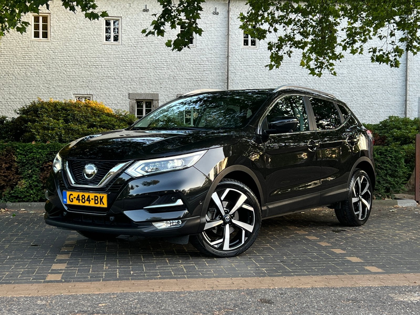 Nissan Qashqai 1.3 DIG-T Tekna | Pano | 360 Camera | All Sea, Auto's, Nissan, 4 cilinders, 1290 kg, Leder en Stof, Zwart