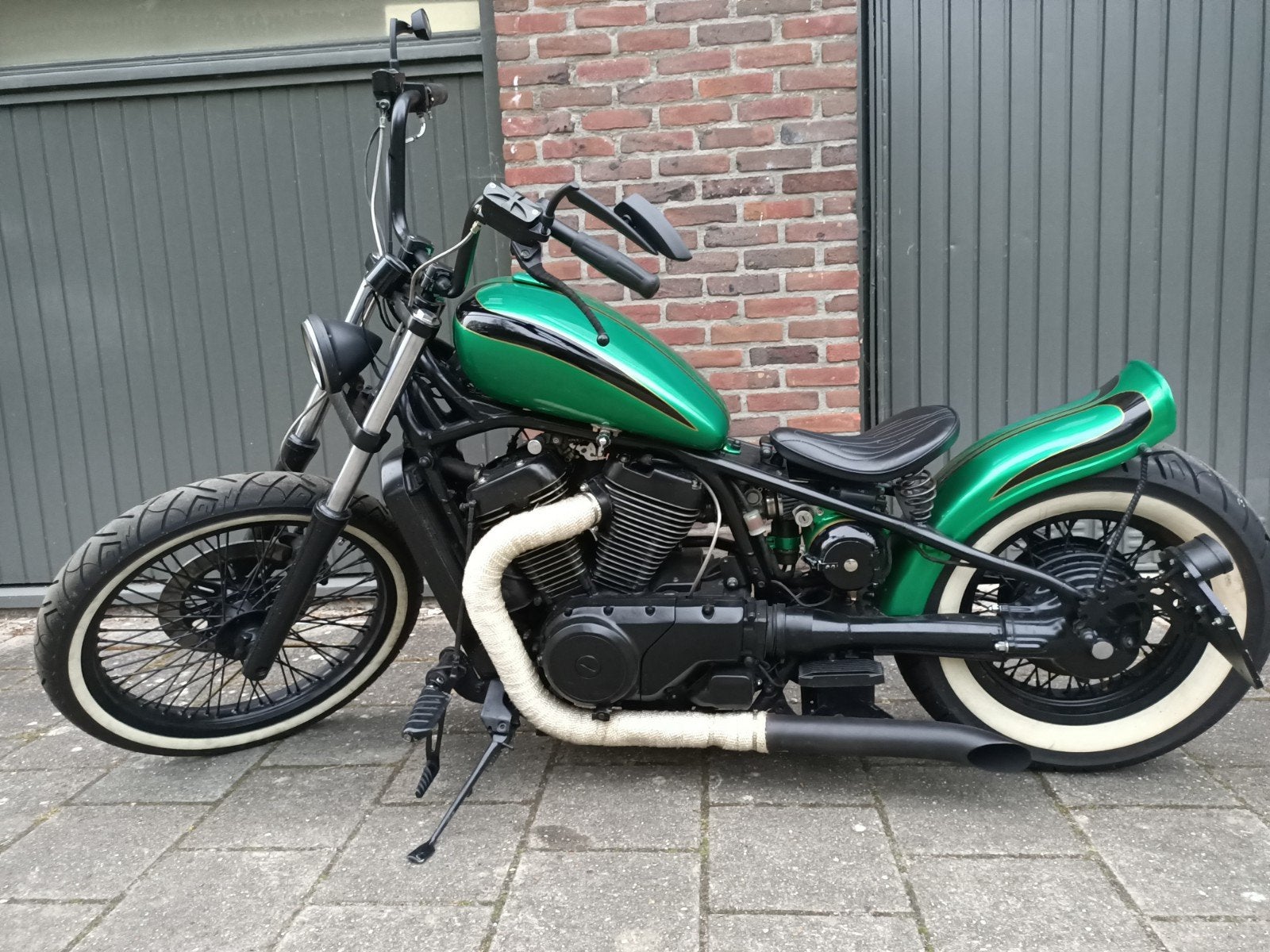 Suzuki Intruder Custom Bobber (Metallic Groen & Whitewalls), Particulier, Chopper
