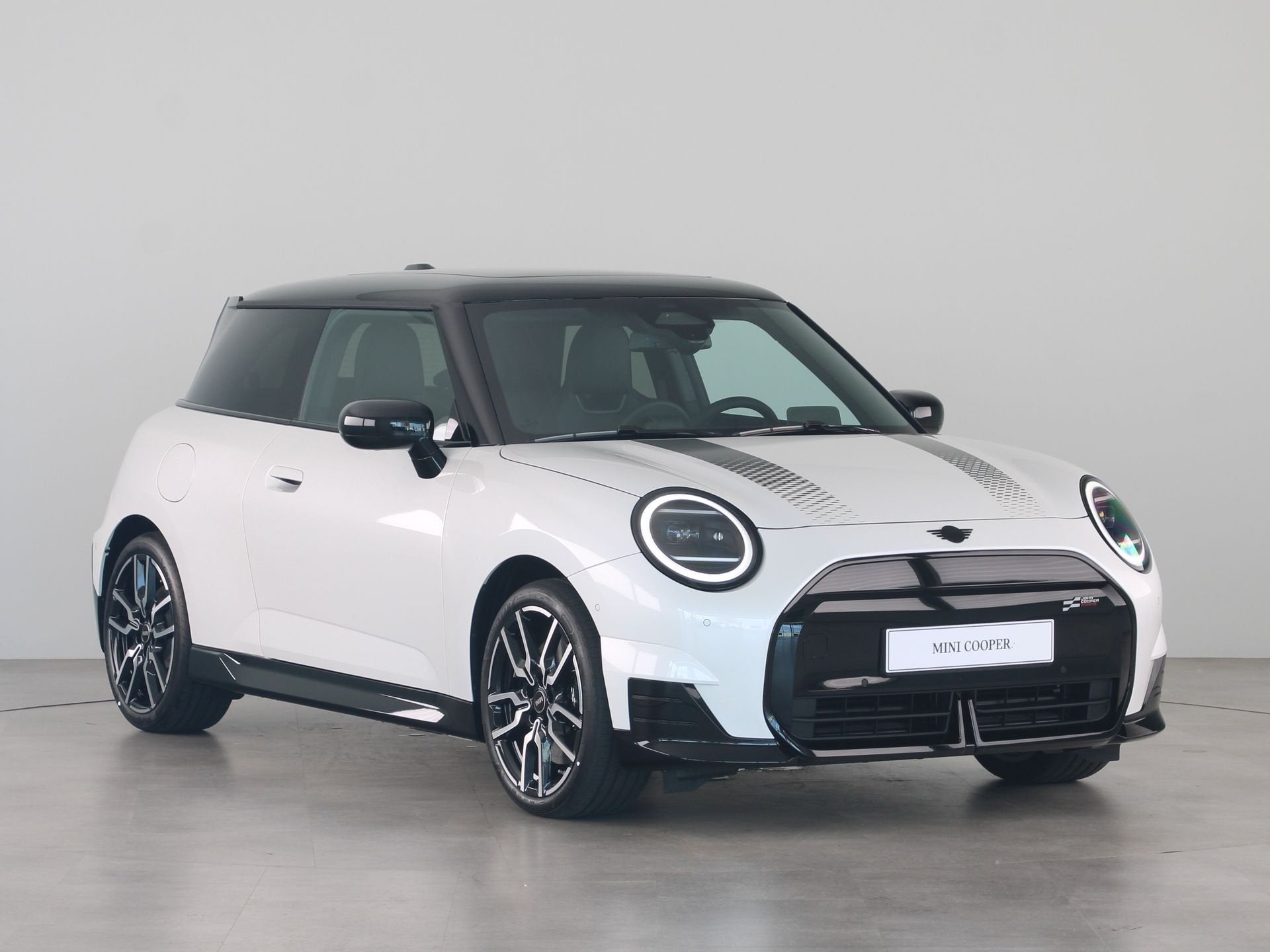 MINI Cooper E John Cooper Works Pakket M PRIVATE LEASE EUR 4, Auto's, Dealer onderhouden, Zwart, 4 stoelen, Wit