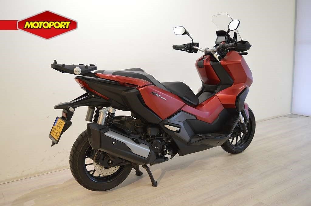 Honda ADV 350 (bj 2023), Wijngaardveld 1
9300  AALST, BE, Scooter, Mc.benelux@honda-eu.com, HONDA MOTOR EUROPE Ltd Belgian Branch