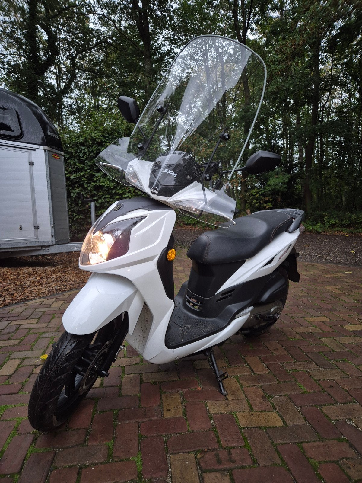 Sym Symphony scooter - Wit - Zo goed als nieuw, Fietsen en Brommers, Ophalen, Overige modellen, Maximaal 45 km/u, Zo goed als nieuw