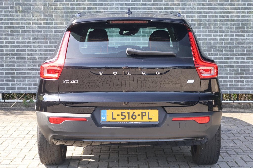 Volvo XC40 1.5 T5 Recharge R-Design | Plug-in Hybrid (PHEV), Auto's, Volvo, 12 maanden, Euro 6, 1712 kg, Zwart