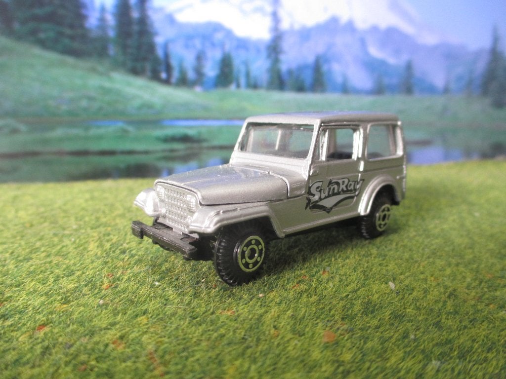 1:64 Jeep CJ-7 - Welly 3333 metallic-zilver, Ophalen of Verzenden, Zo goed als nieuw, Auto