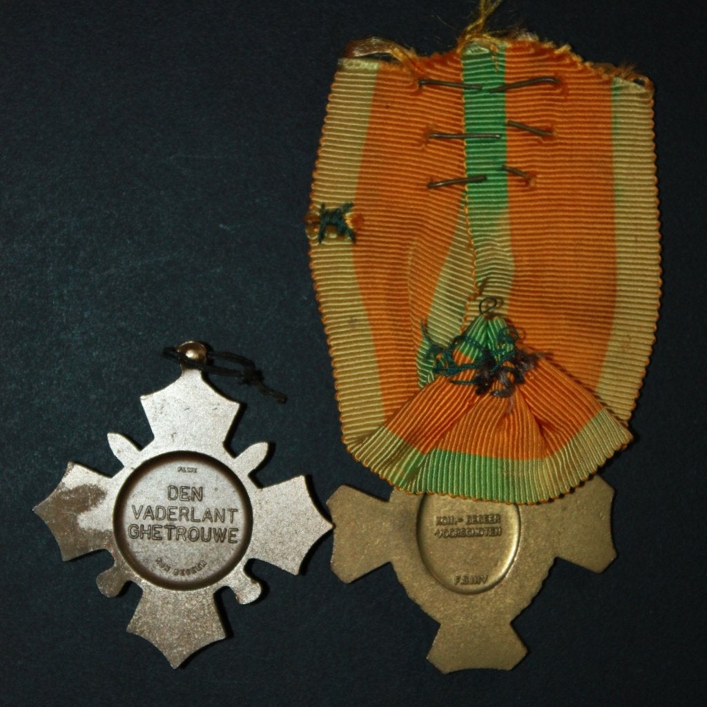 Setje medailles en batons WO II, Verzamelen, Militaria | Tweede Wereldoorlog, Verzenden, Marine, Nederland, Lintje, Medaille of Wings
