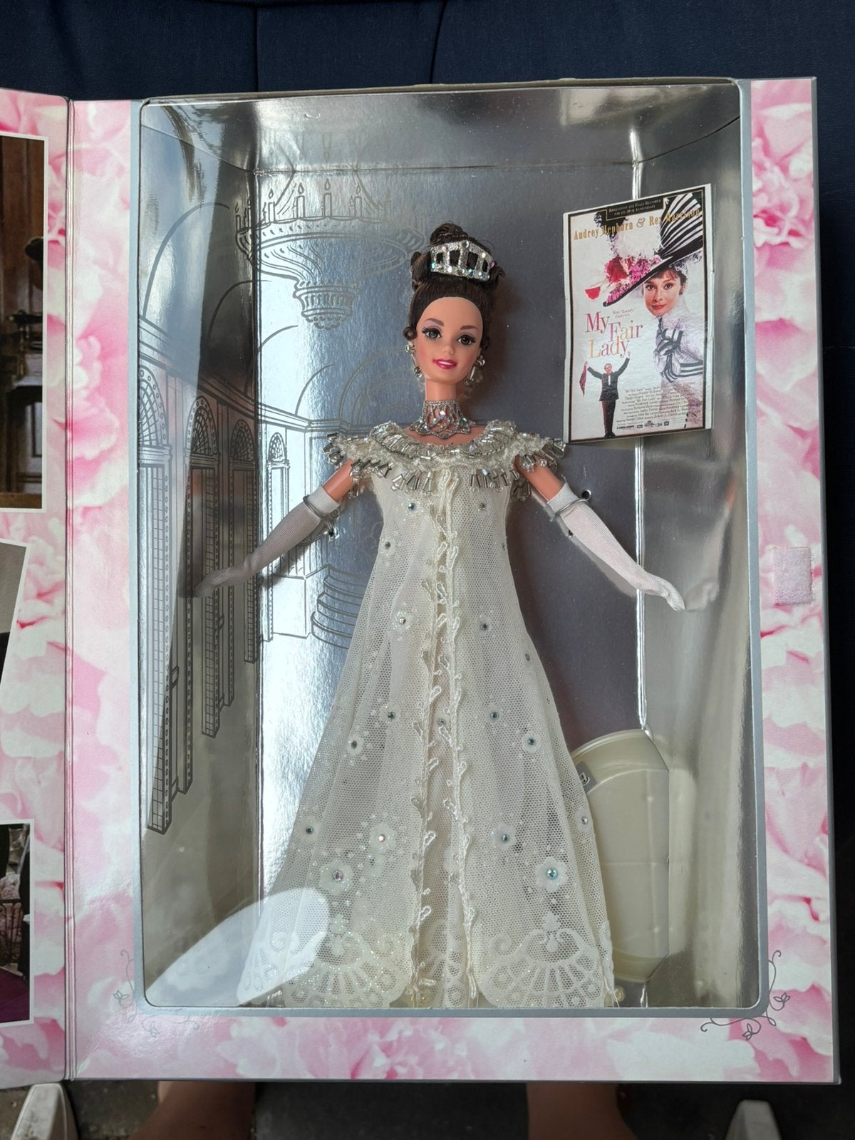 Barbie as Eliza Doolittle in My Fair Lady NRFB, Verzamelen, Poppen, Ophalen of Verzenden, Zo goed als nieuw, Fashion Doll