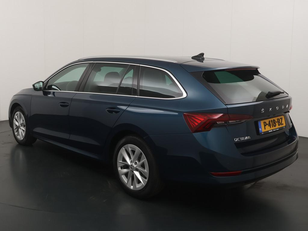 Skoda Octavia Combi 1.0 e-TSI 111 pk Ambition | Camera | LED, Gebruikt, Blauw, 1253 kg, 19 km/l