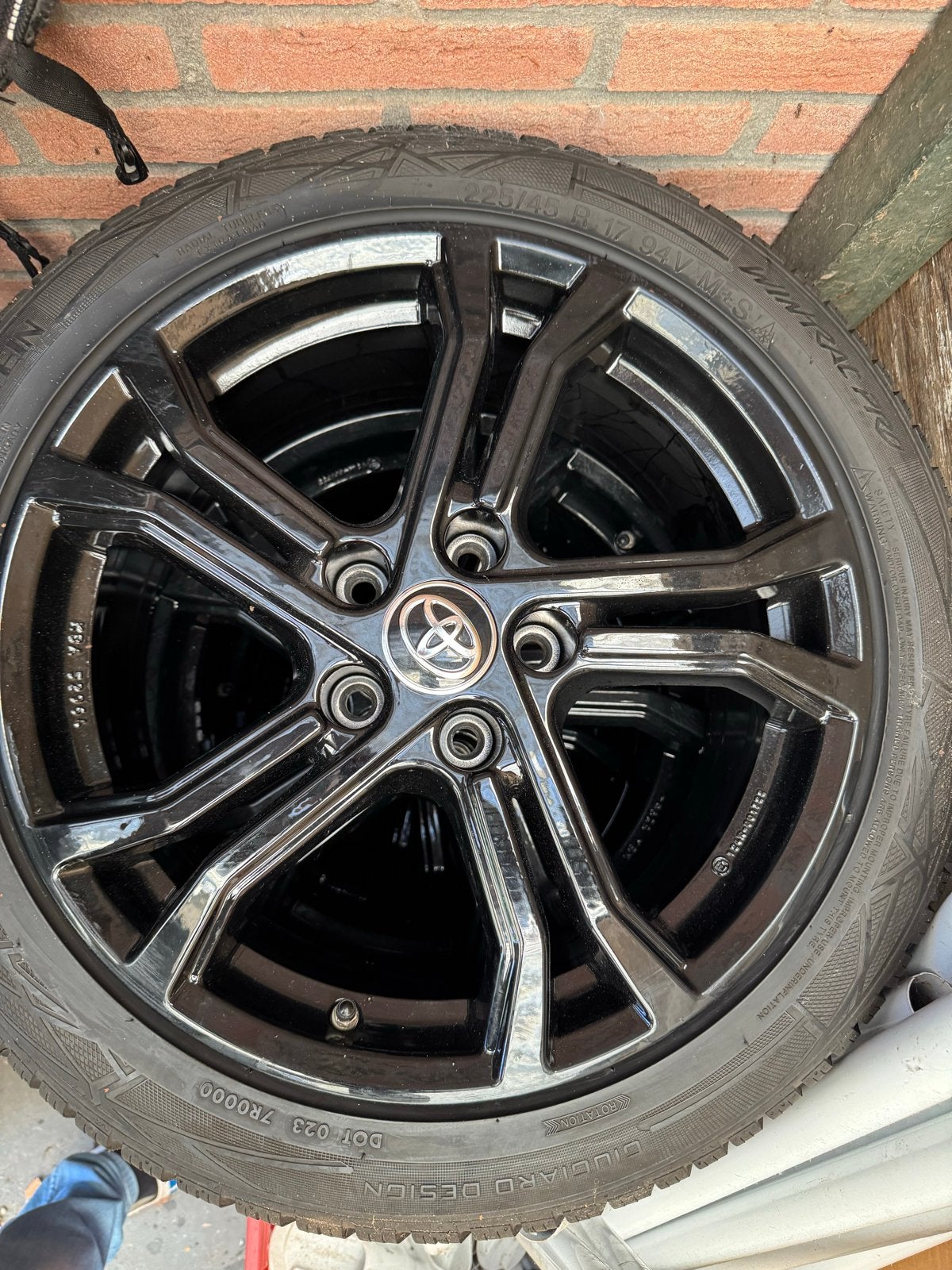 Toyota 5x114,3 17 inch velgen winterbanden corolla, Ophalen, Gebruikt, Banden en Velgen, 17 inch