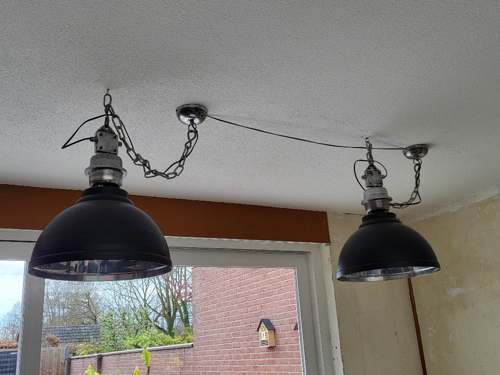 Set van 2 industriële hanglampen, zwart metaal, Ophalen, E27 (groot), Zo goed als nieuw, Metaal