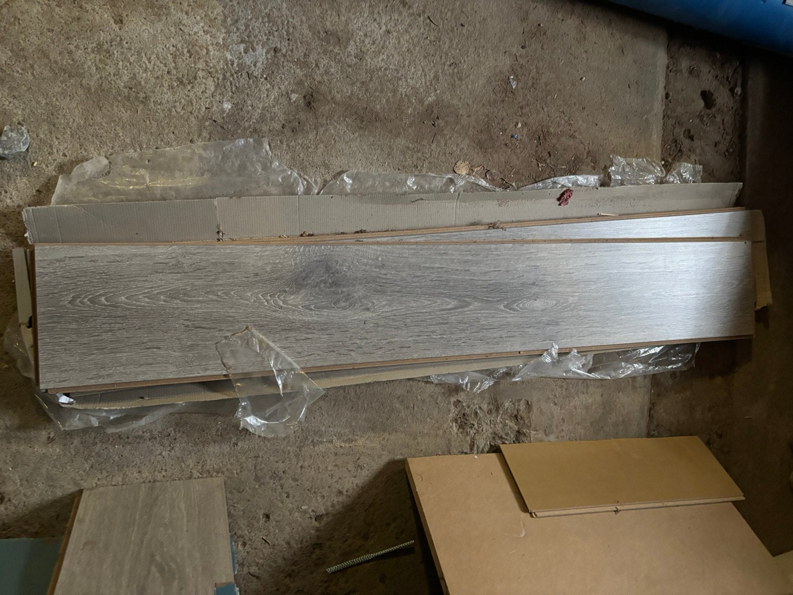 Laminaat gratis, Ophalen, 50 tot 150 cm, Zo goed als nieuw, 10 tot 30 cm