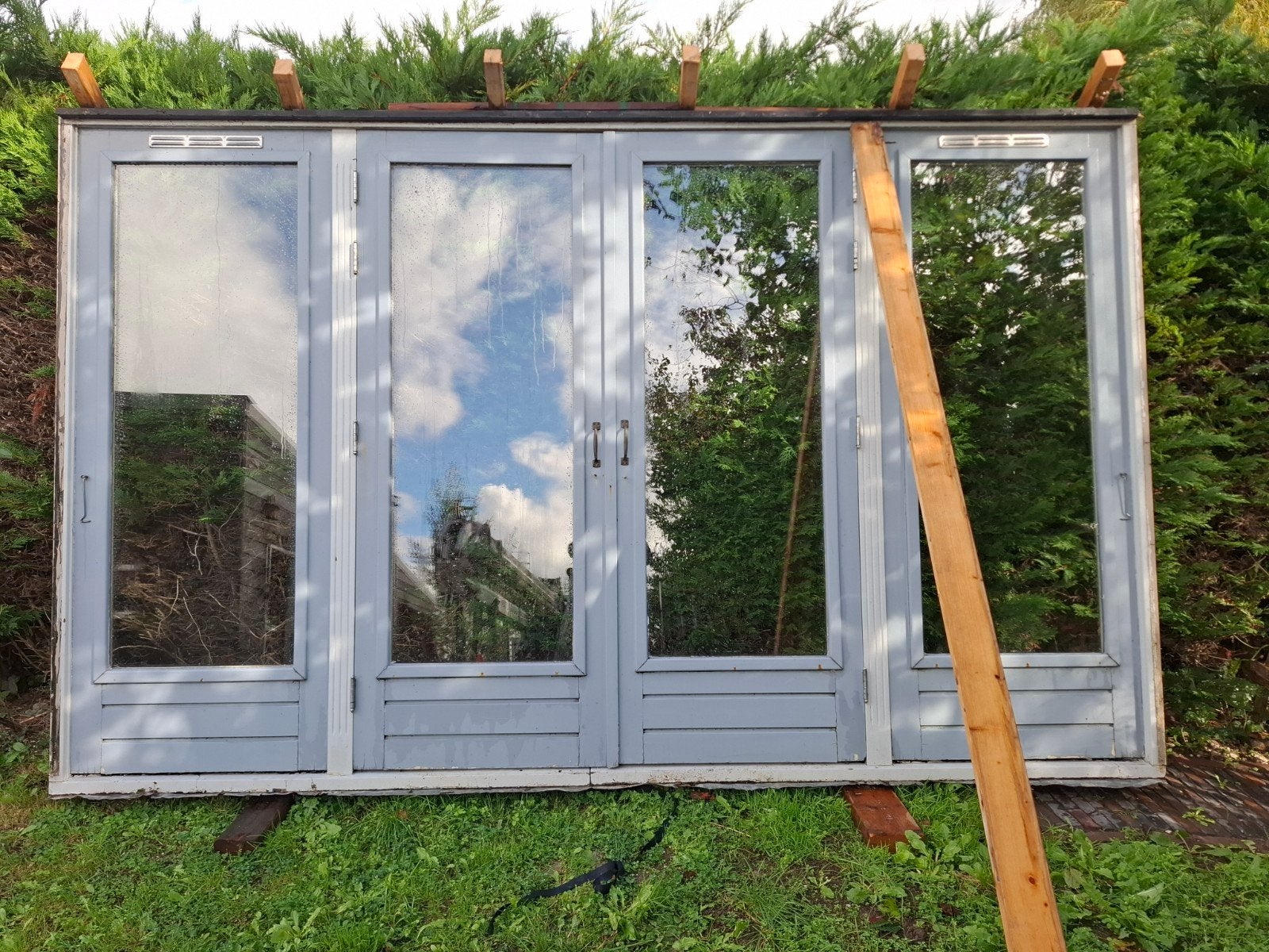 3600 brede Meranti pui met openslaande deuren en zijlichten, Ophalen, Gebruikt, Deurkozijn, 225 cm of meer