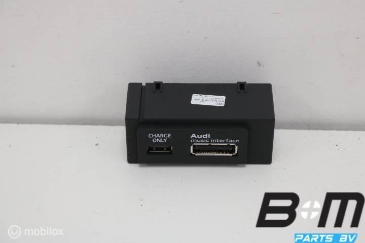 Aansluiting media - in Audi A3 8V 8V0035736B, Gebruikt