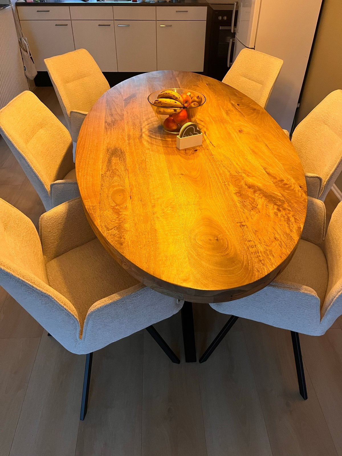 Ovale eettafel met 6 stoelen - Zo goed als nieuw, Huis en Inrichting, Ophalen, 100 tot 150 cm, Zo goed als nieuw, 150 tot 200 cm