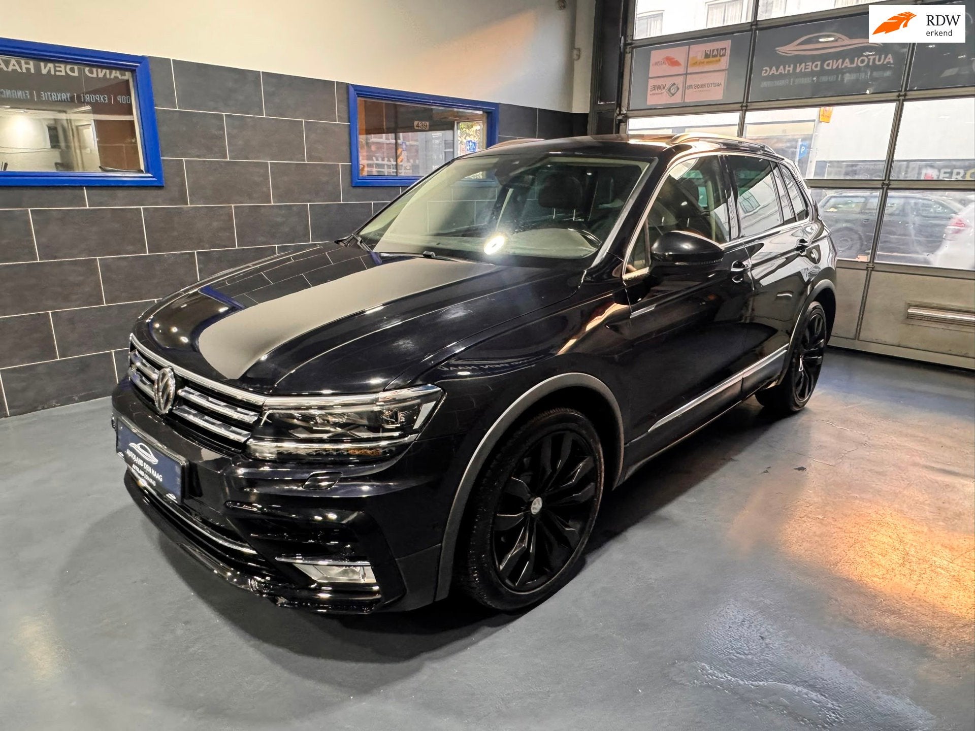 Volkswagen Tiguan 2.0 TDI 4Motion R-line PANO-KEY-360-VIRTUA, Automaat, Dealer onderhouden, Gebruikt, 4 cilinders