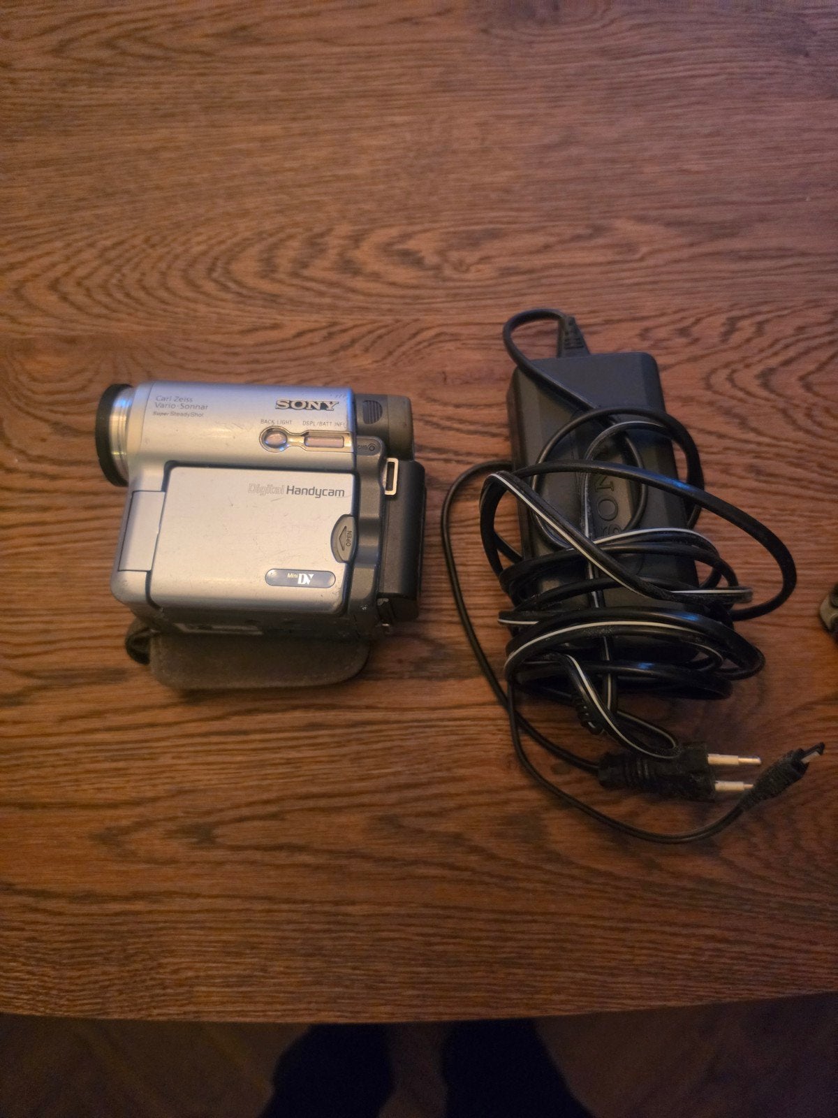 Sony Digital Handycam DCR-TRV14E met accessoires, Mini dv, Gebruikt, Sony, Camera