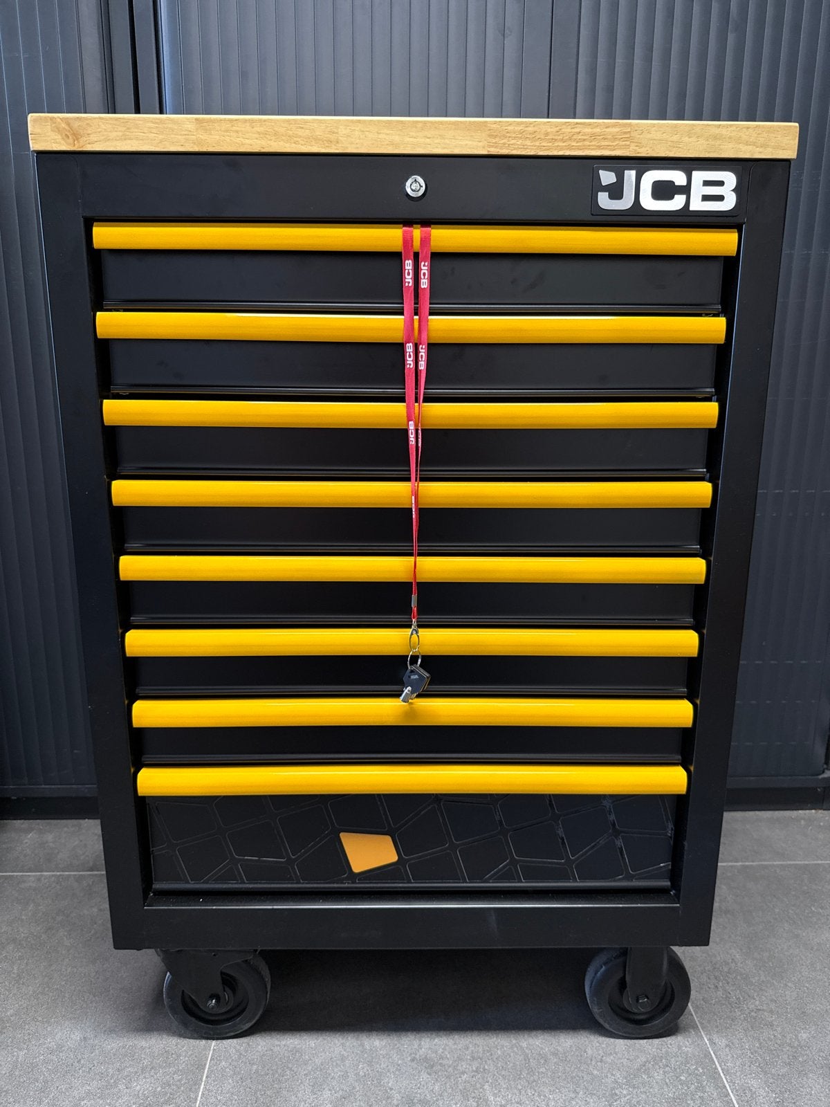 JCB Gereedschapswagen met uitgebreide set gereedschap, Ophalen, Nieuw