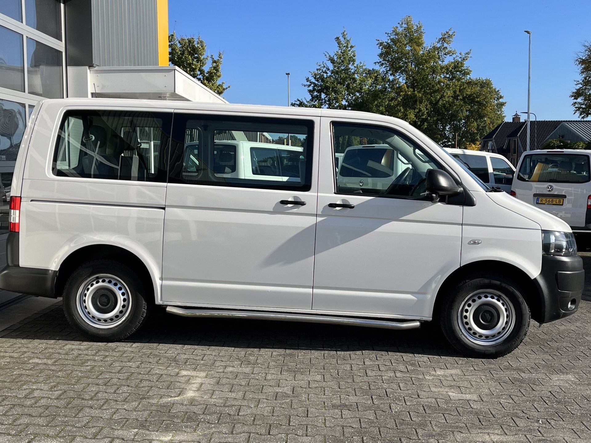 Volkswagen Transporter Kombi 2.0 TDI 140 pk DSG Automaat L1H, Auto's, Euro 5, Stof, Gebruikt, 255 €/maand