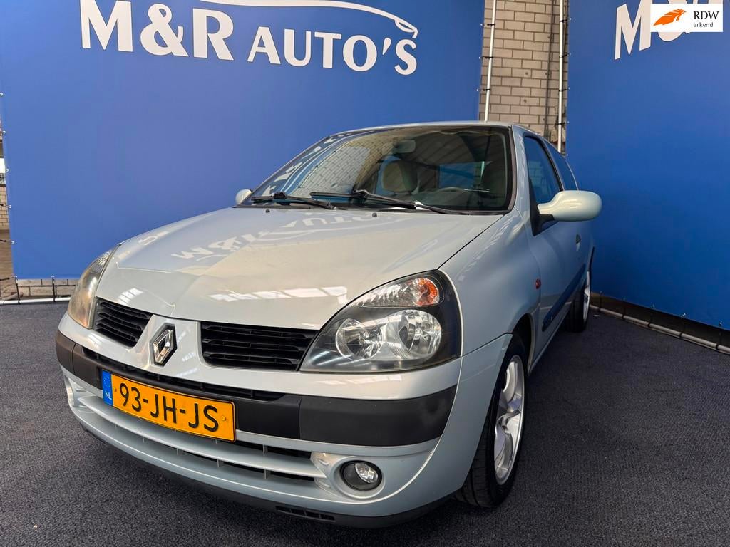 Renault Clio 1.4-16V Privilège Automaat, Auto's, Renault, Zilver of Grijs, 1390 cc, Velours, 985 kg