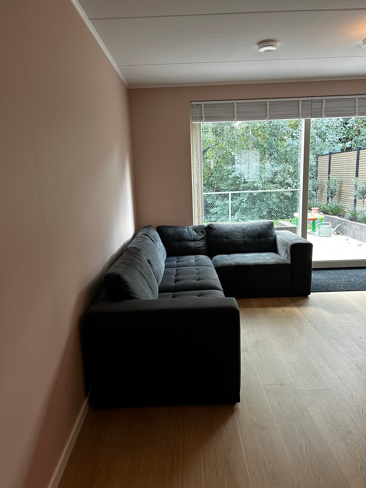 Ruime grijze hoekbank - 300x210 cm, Huis en Inrichting, Ophalen, Gebruikt, Hoekbank, 300 cm of meer