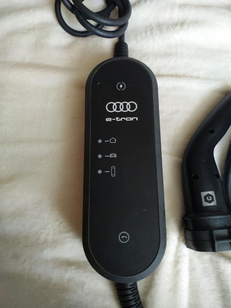 Audi Universal Charger 7.2kW Type 2, Auto diversen, Laadpalen, Ophalen of Verzenden, Gebruikt, Laadkabel