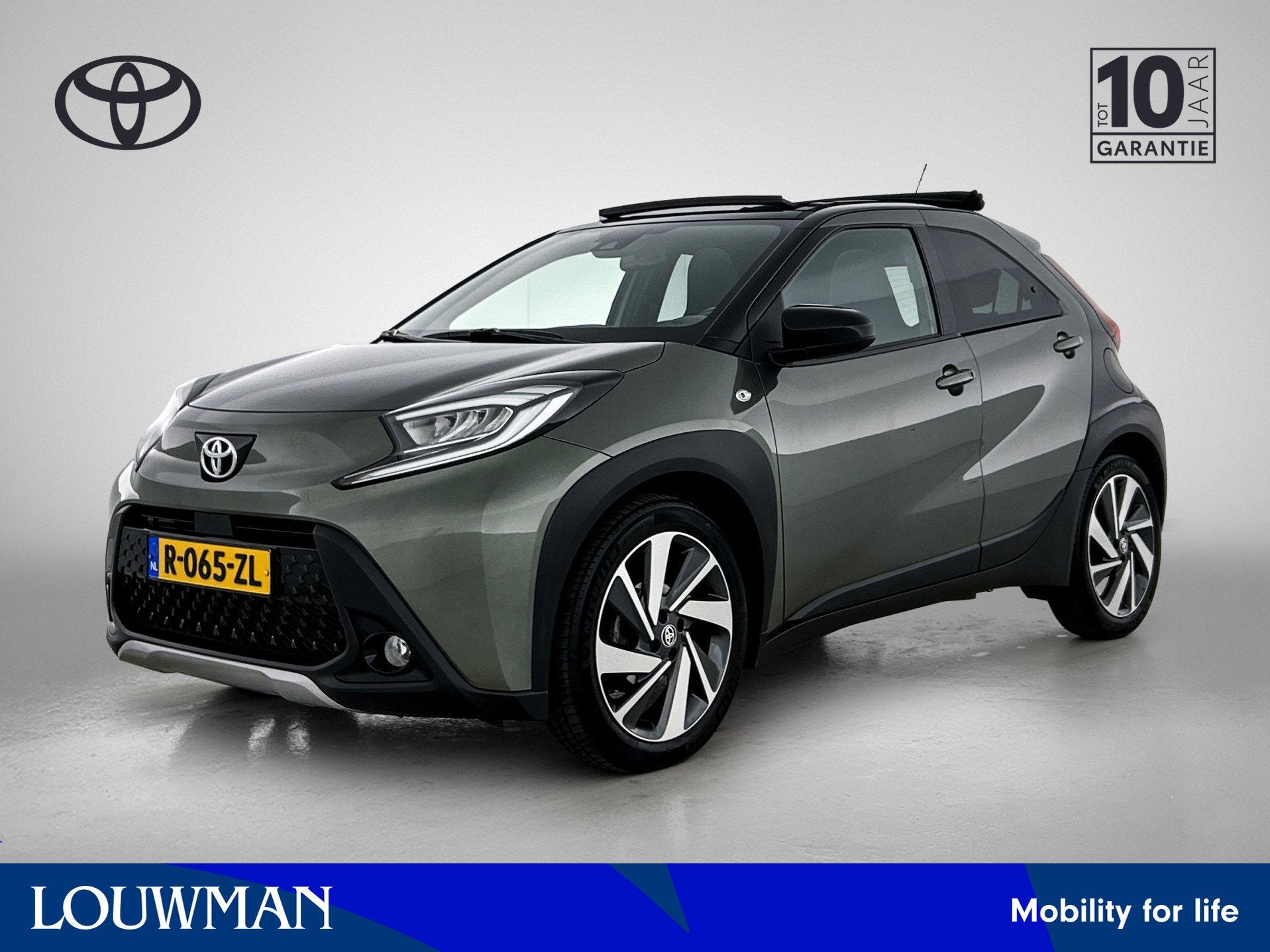 Toyota Aygo X 1.0 VVT-i S-CVT Envy Automaat | Cabriodak |, Auto's, 12 maanden, Gebruikt, 4 stoelen, Leder en Stof