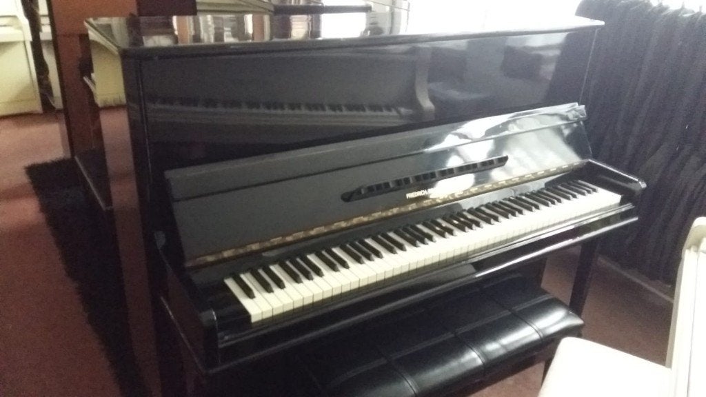 Bij Piano Center Roosendaal is het voordelig kopen of huren!, Muziek en Instrumenten, Gebruikt, Verzenden, Zwart, Piano