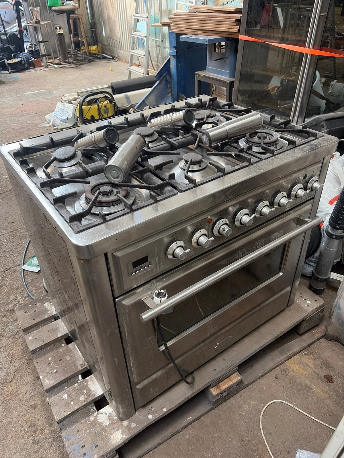 Boretti majestic 6-pits gasfornuis met oven, Gebruikt, Abbenbroeksestraat 31 schiedam, 60 cm of meer, Boretti