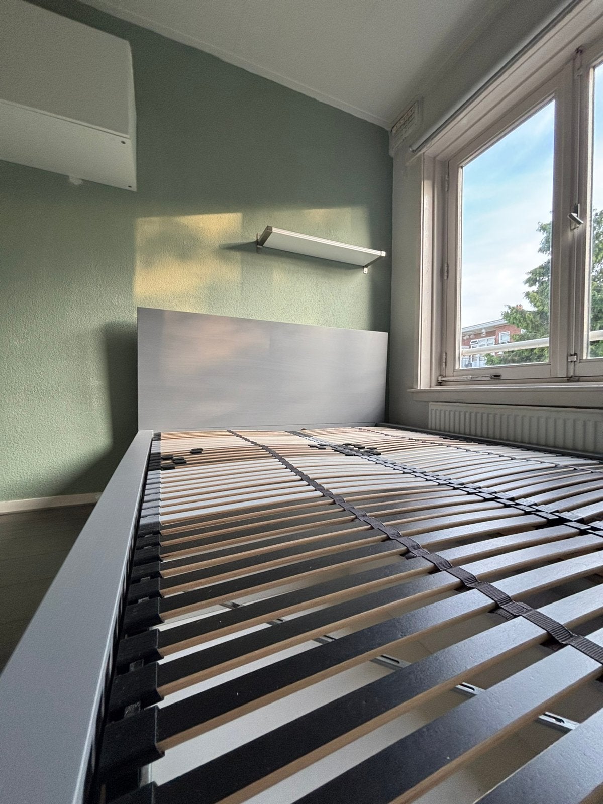 Bed en lattenbodem (Ikea Malm), Huis en Inrichting, Ophalen, Tweepersoons, 140 cm, Zo goed als nieuw