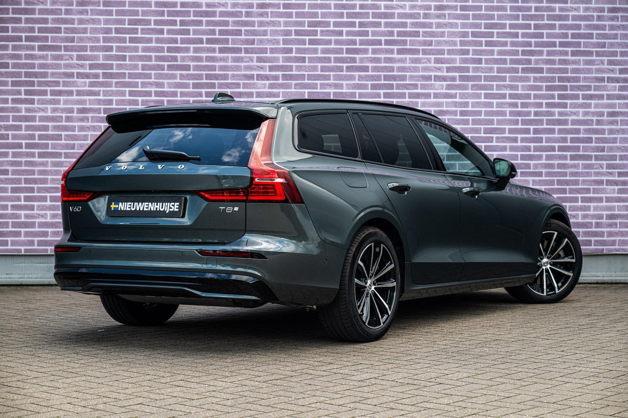 Volvo V60 2.0 T8 Plug-in Hybrid AWD Plus Dark | PHEV Long Ra, Auto's, Stof, Gebruikt, Euro 6, 4 cilinders