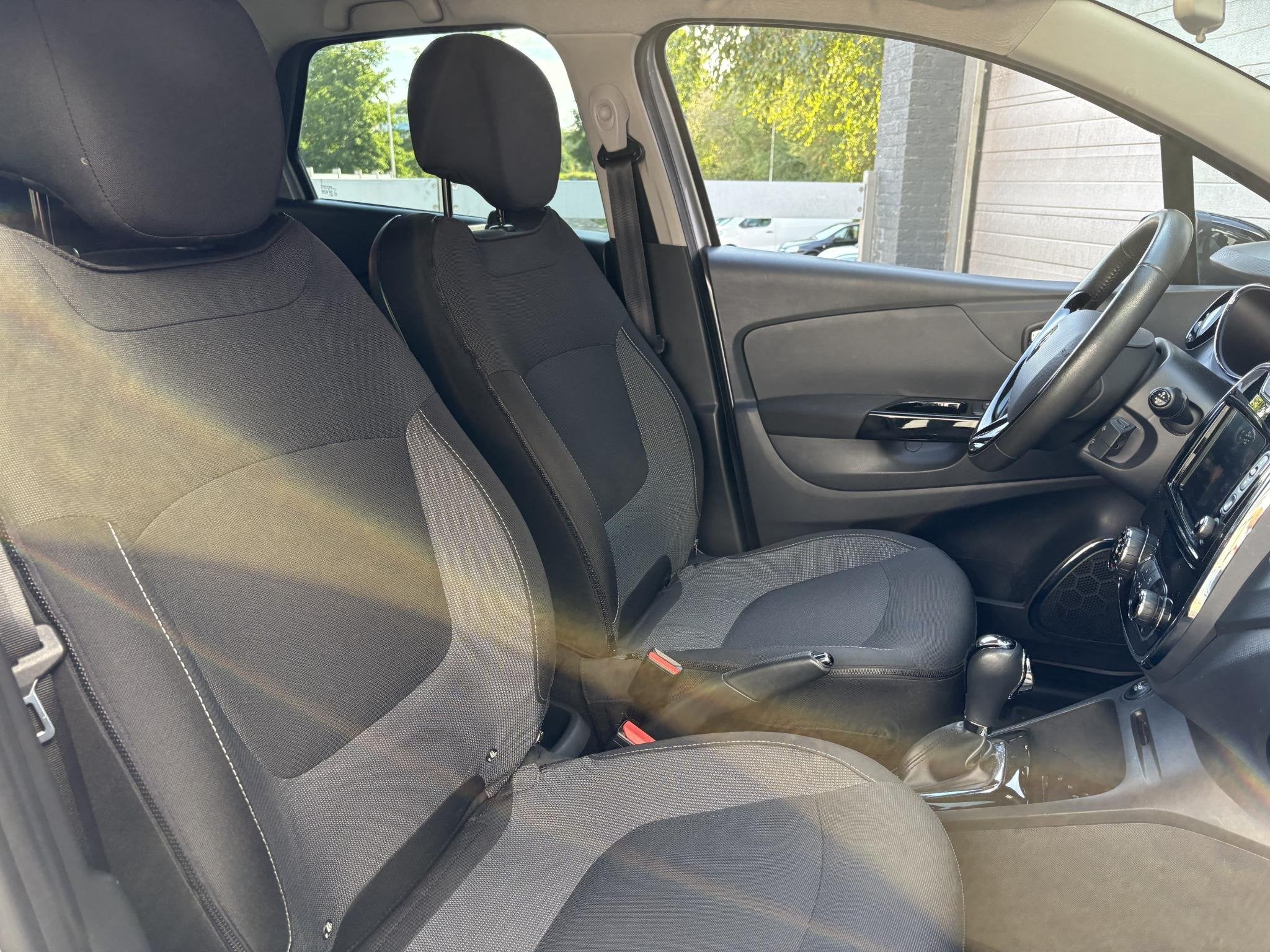 Foto 17 van Renault Captur 1.2 TCe Dynamique