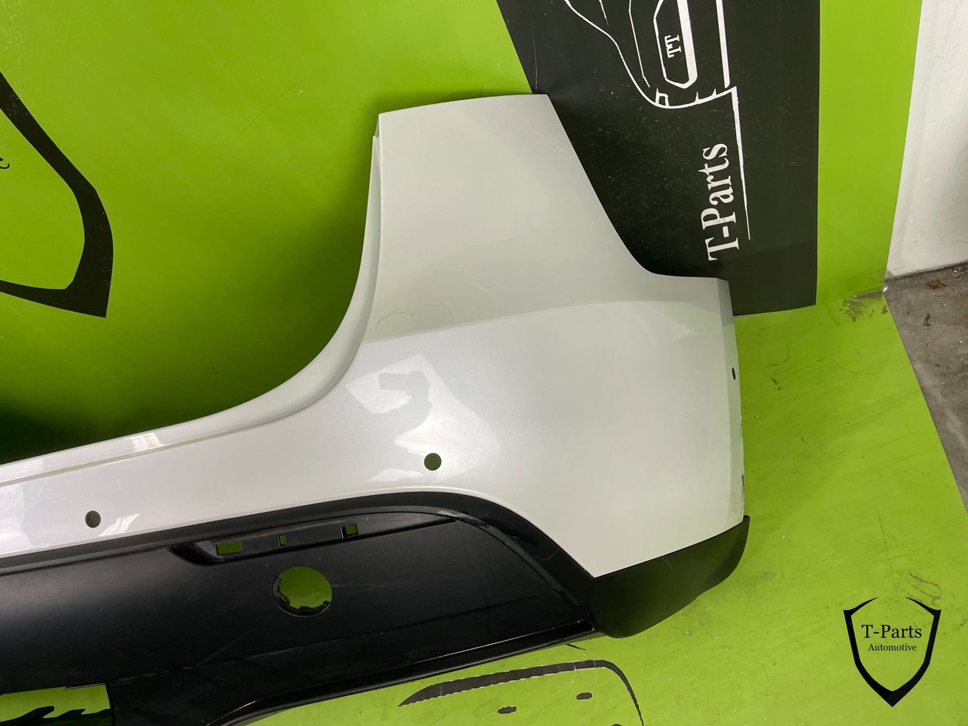 Foto 2 van tesla model y achterbumper bumper 6x PDC