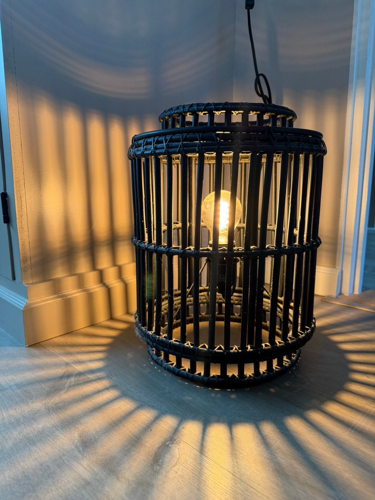 Zwarte lamp met warm licht, Ophalen, Zo goed als nieuw