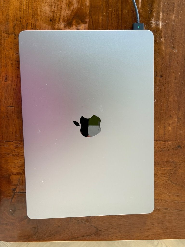 Foto 2 van Apple MacBook Air 13 inch (2024) M3 - 16GB/512GB Spacegrijs
