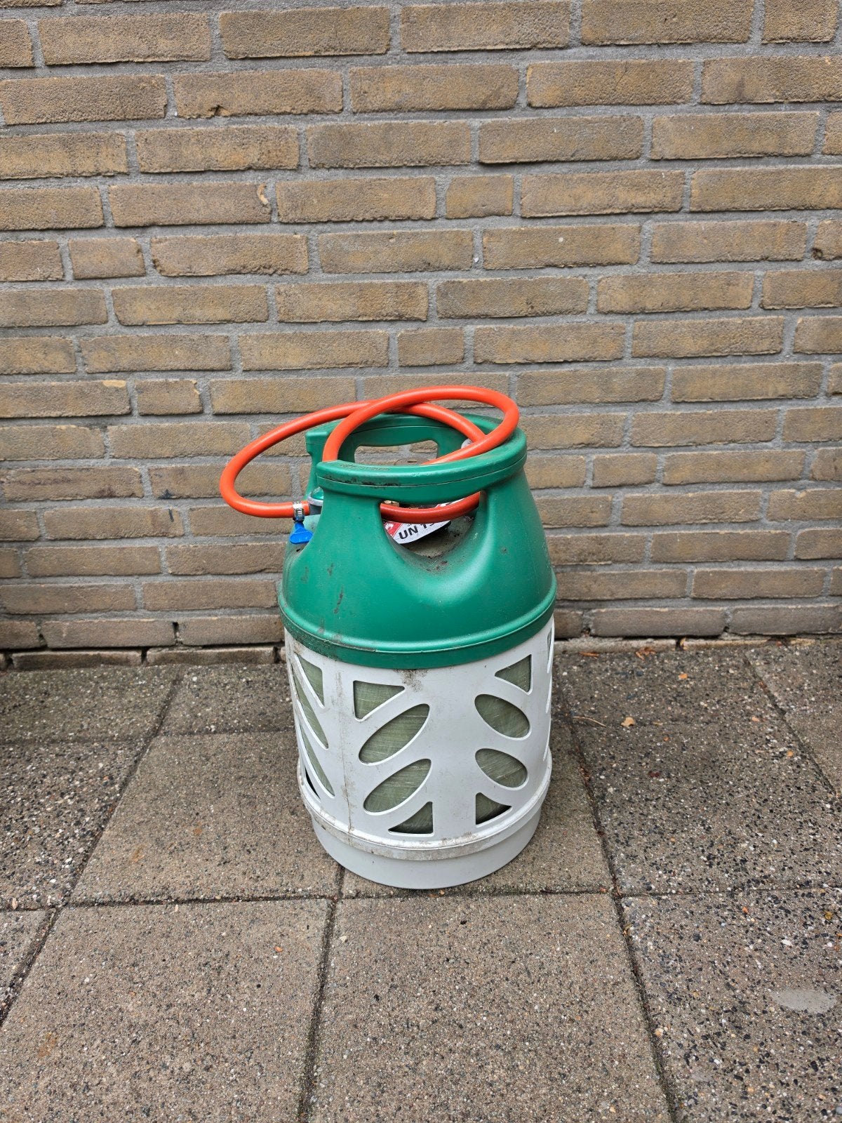 Benegas gasfles 1/4 - 1/2 vol (40 euro statiegeld), Caravans en Kamperen, Ophalen, Zo goed als nieuw