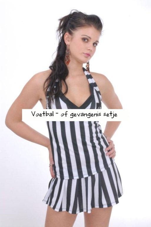 Apart 3 delig voetbal of gevangenis setje Mt M, Ophalen of Verzenden, Nieuw, Maat 38/40 (M), Carnaval