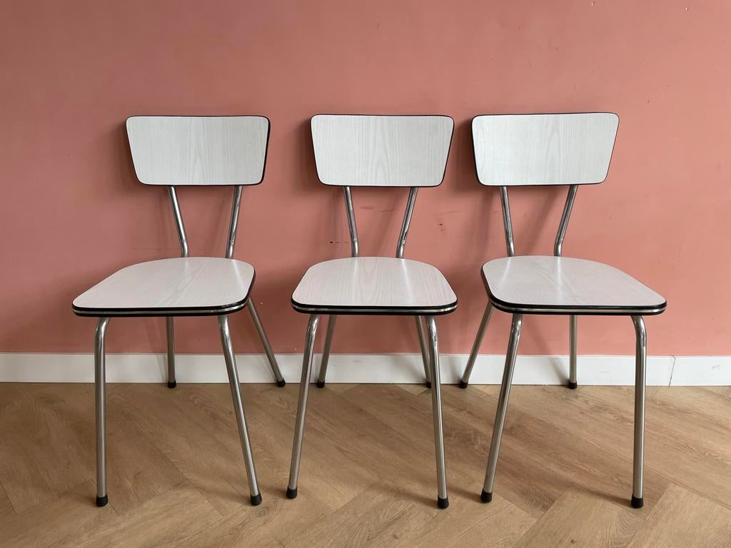 Set van 3 vintage witte formica stoeltjes, Ophalen