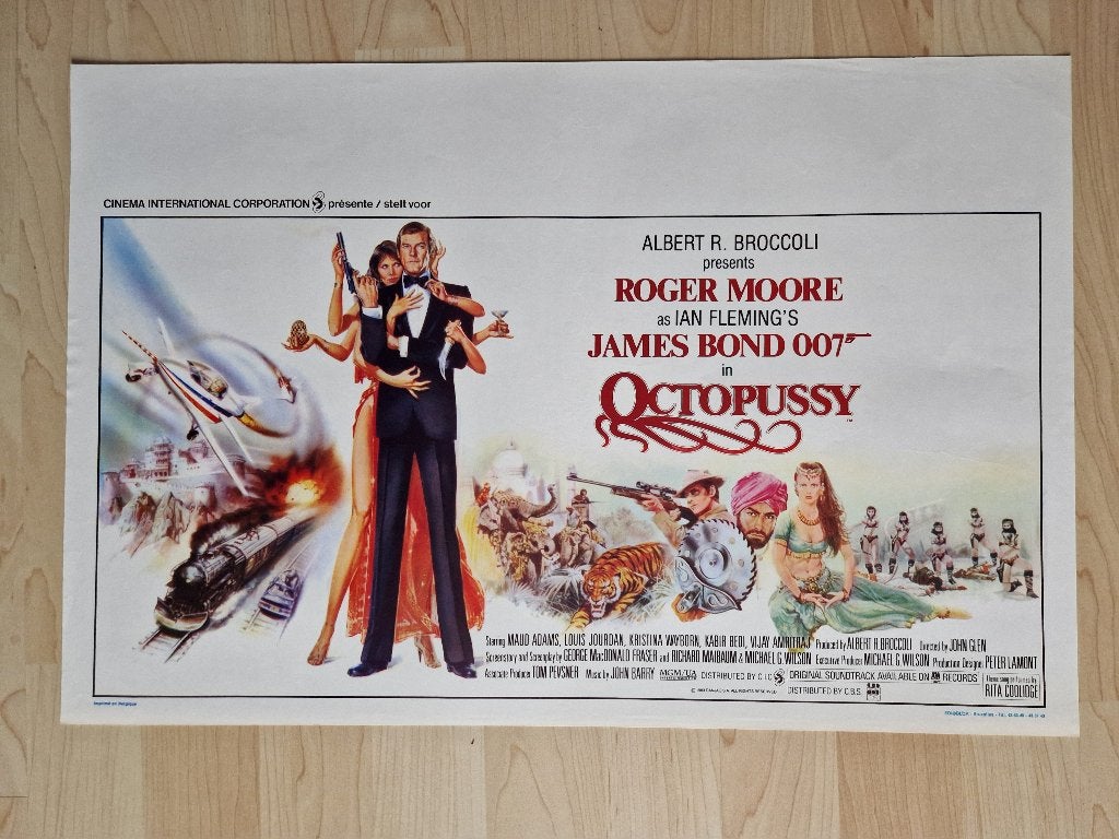 filmaffiche James Bond Octopussy 1983 filmposter, Rechthoekig Liggend, Ophalen of Verzenden, Zo goed als nieuw, A1 t/m A3
