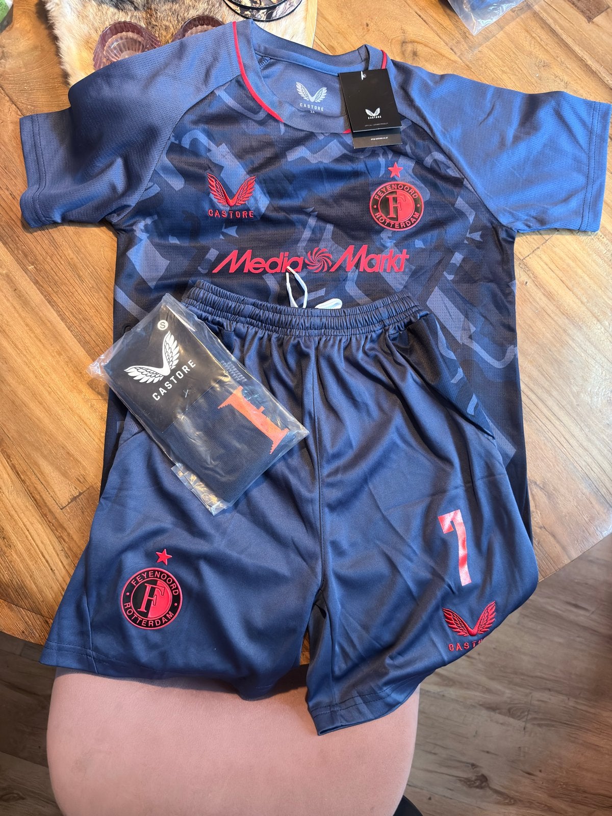 Feyenoord tenue voor kinderen en volwassenen shirt, Maat L, Ophalen of Verzenden, Nieuw, Set