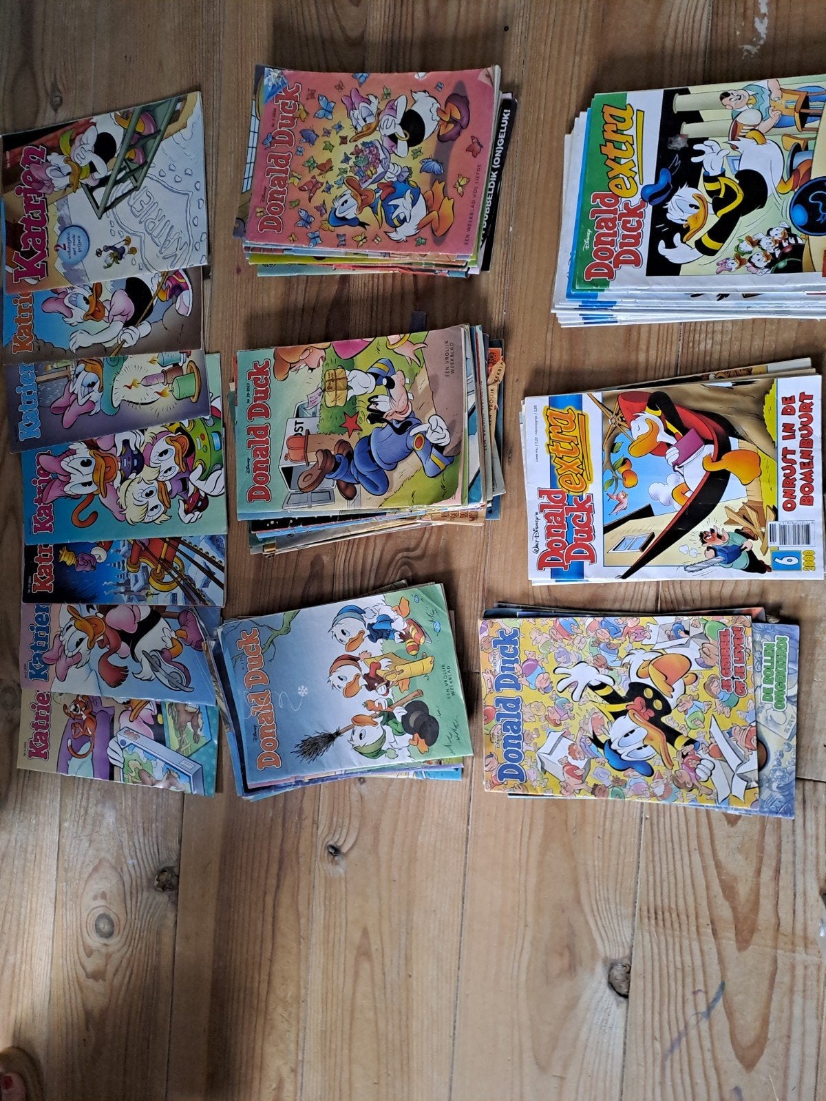 Grote collectie Donald Duck en Katrien stripboeken, Boeken, Meerdere stripboeken, Ophalen of Verzenden, Gelezen