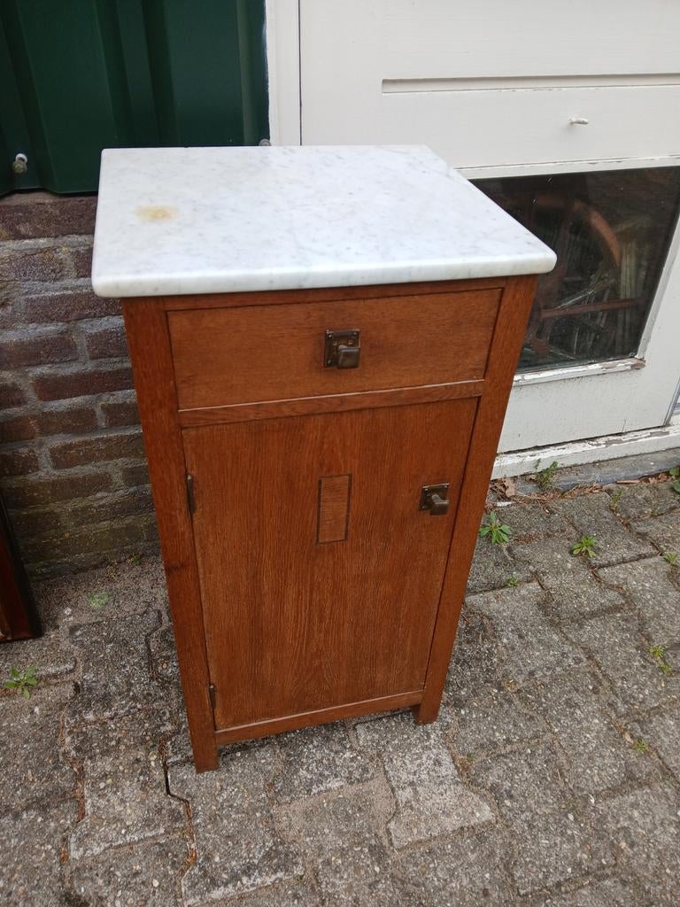 Nachtkastje, Ophalen