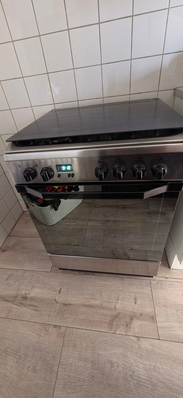 indesit gasfornuis met oven en opbergruimte, Ophalen, Gebruikt, 4 kookzones, Gas