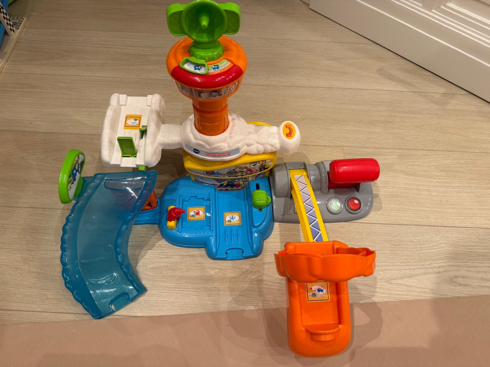 VTech Toet Toet Auto's Luchthaven, Kinderen en Baby's, Ophalen of Verzenden, Zo goed als nieuw, 2 tot 4 jaar