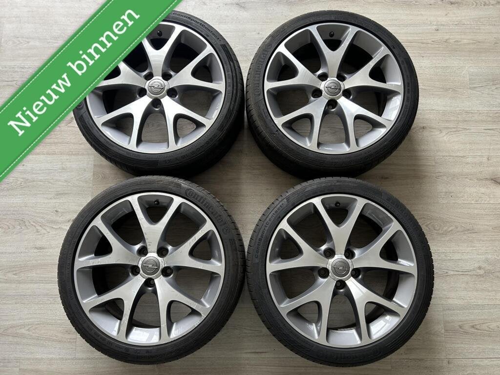 Originele Opel Zafira OPC 18inch 5x110 velgen banden Continn, Auto-onderdelen, Banden en Velgen, Ophalen, 18 inch, Gebruikt, Banden en Velgen